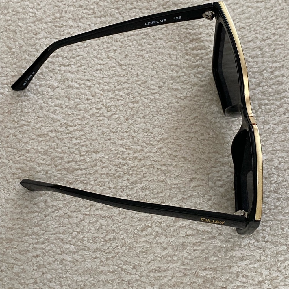 Quay Australia black sunglasses